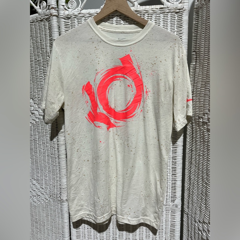 Nike Kevin Durant KD Eggnog graphic T shirt Men's size medium